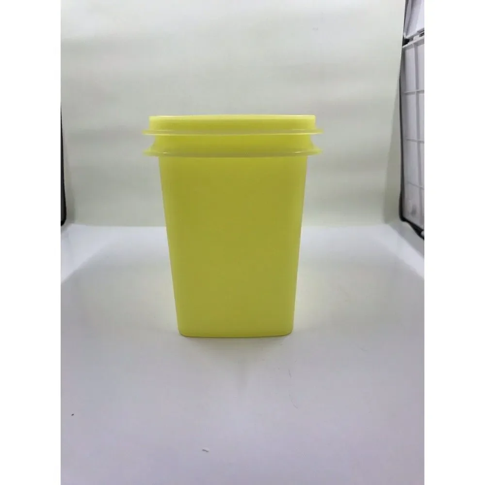 Tupperware 1243-3 Yellow Shelf Saver 2 Storage Containers With Lids Vintage
